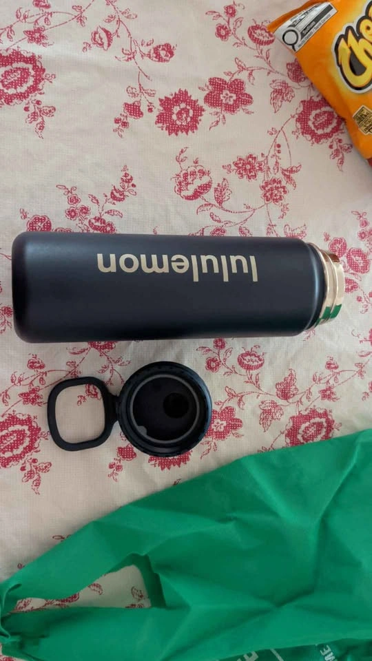 lululemon back to life sports bottle 24oz - photo 5