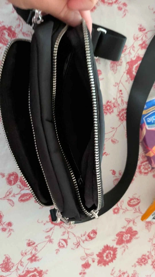 lululemon everywhere crossbody bag 2L - photo 3