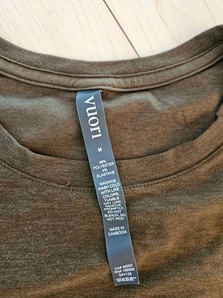 Mens Clothing Bundle with Vuori, Banana Republic, Uniqlo - photo 2