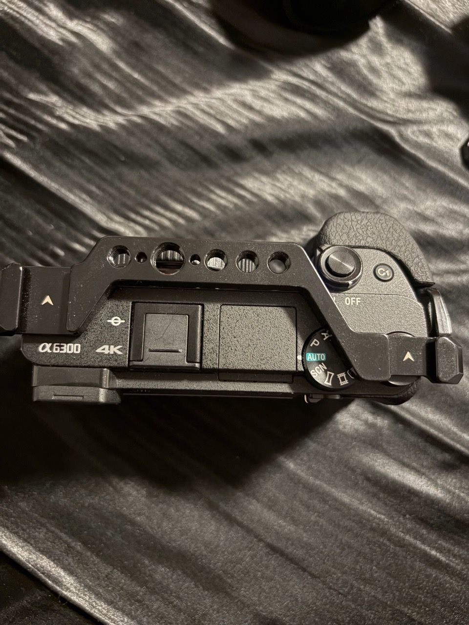 a6300 Sony camera with batteries and lenses - photo 3