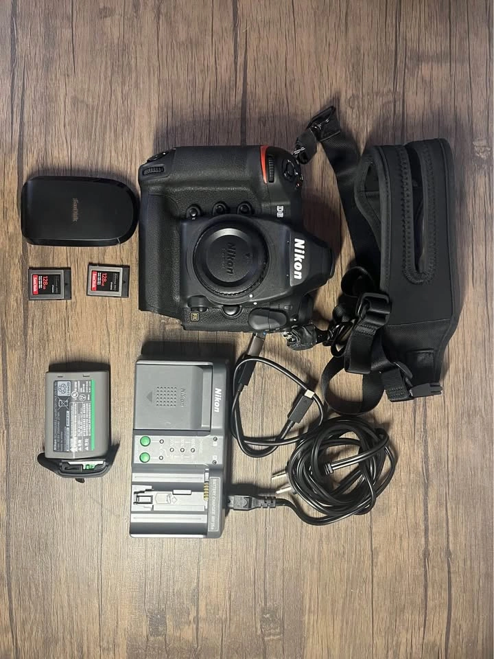 Nikon D6 Camera Bundle w/ 2 Lenses - photo 4