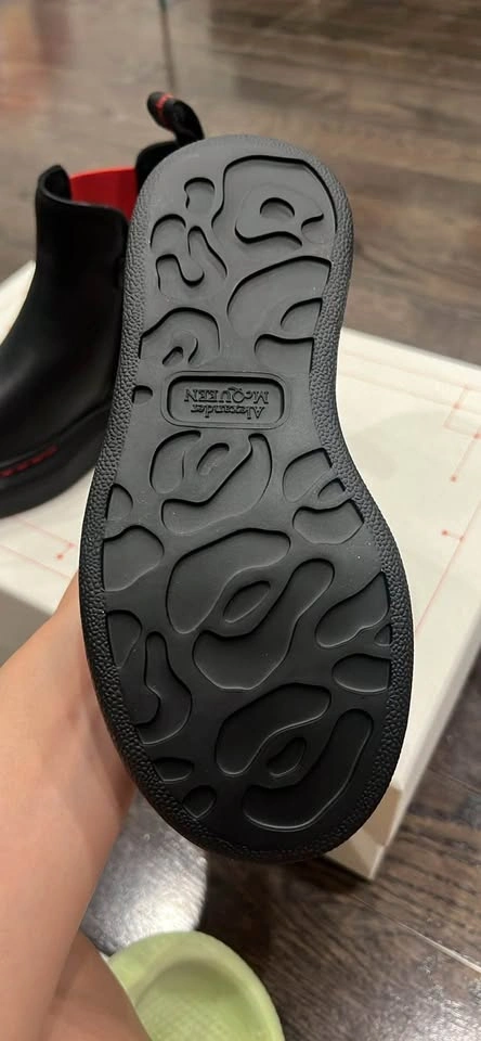 Alexander McQueen Chelsea Boots - photo 2