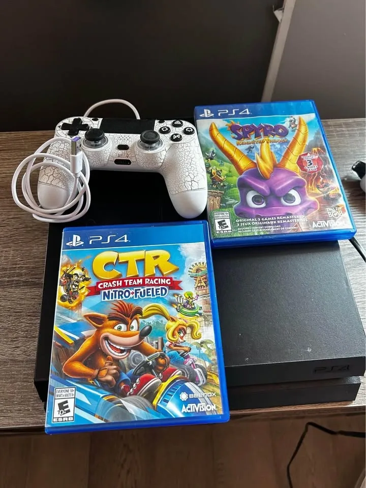 Sony PlayStation 4 Console with Controller and 2 Games - photo 2