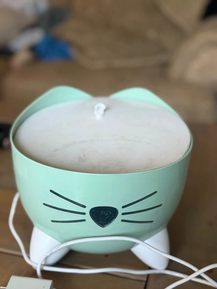 Catit water fountain - photo 2