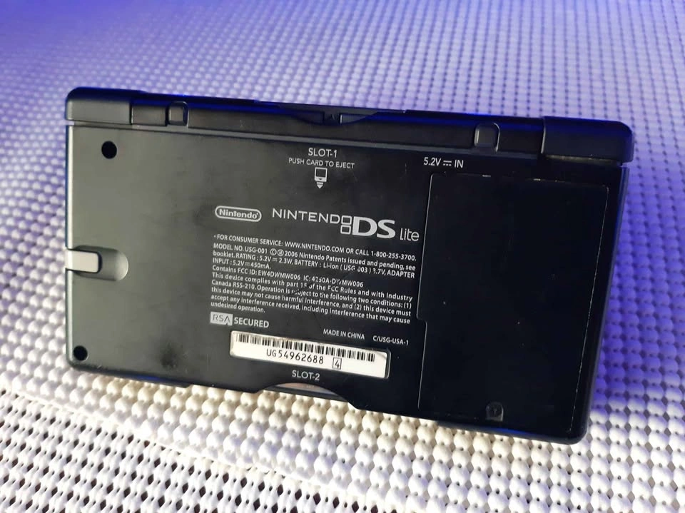 Nintendo DS Lite Read Details - photo 2
