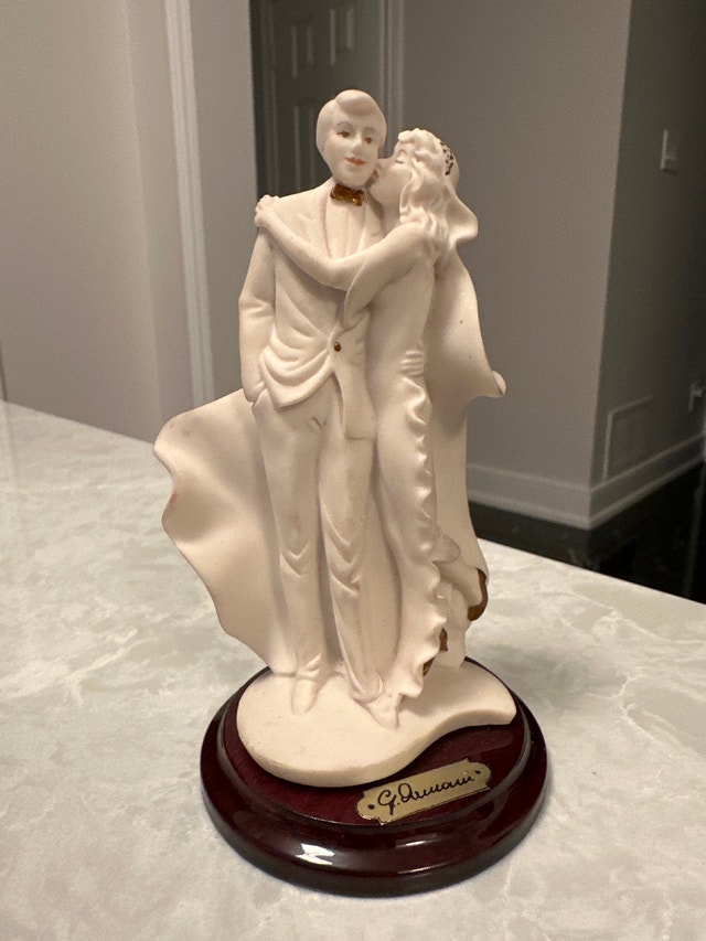 Vintage Giuseppe Armani Florence bisque porcelain figurine