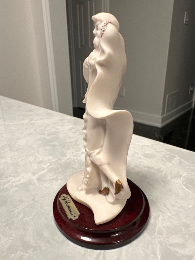 Vintage Giuseppe Armani Florence bisque porcelain figurine - photo 2