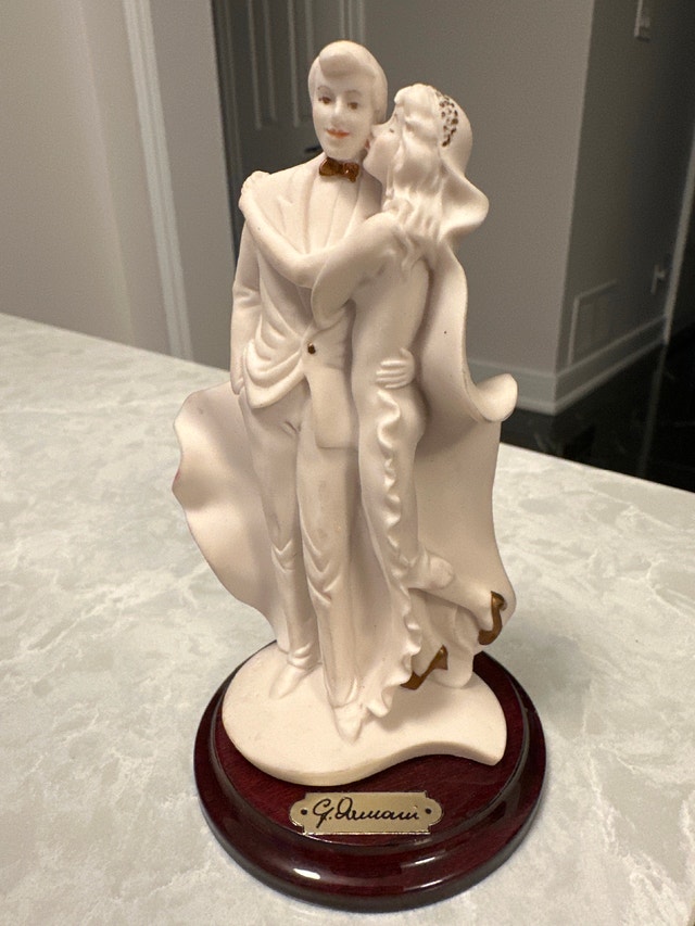 Vintage Giuseppe Armani Florence bisque porcelain figurine - photo 5