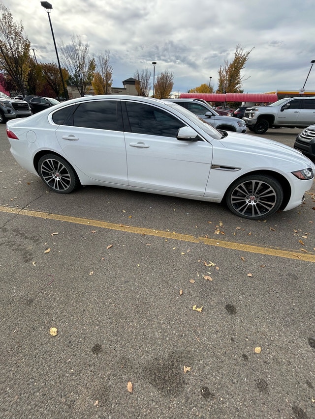 2016 Jaguar XF 3.0 - photo 2