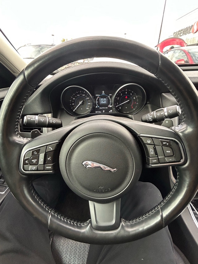 2016 Jaguar XF 3.0 - photo 3