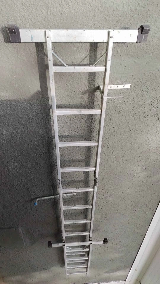 16 ft Aluminum Extension Ladder - photo 2