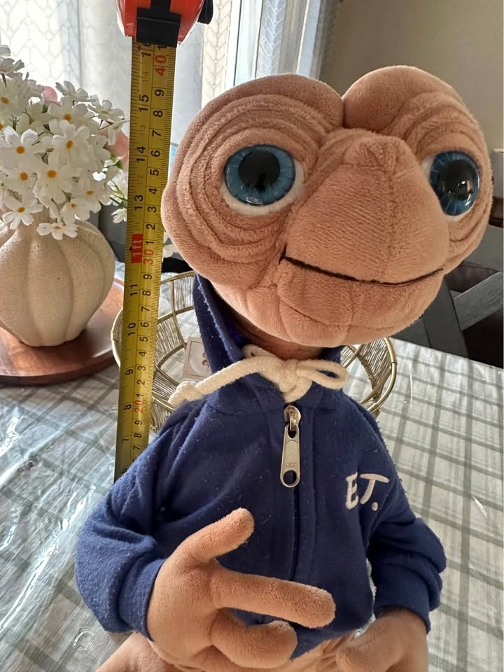 Universal Studios E.T. the Extra-Terrestrial Plush - photo 4