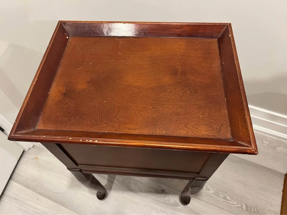 Vintage Queen Anne Style 2-Drawer Nightstand with Tray Top - photo 3