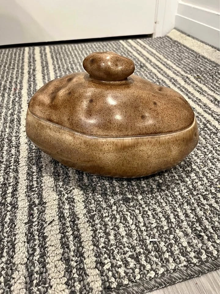 Atlantic Mold Ceramic Potato Dish with Lid