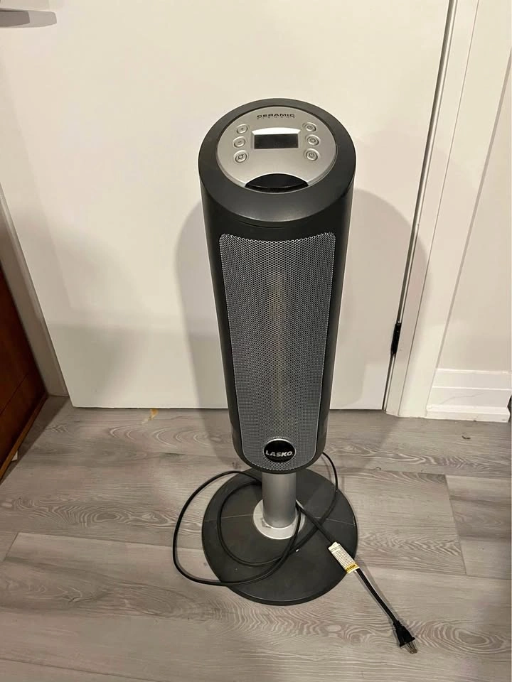 Lasko 5365C Ceramic Tower Heater