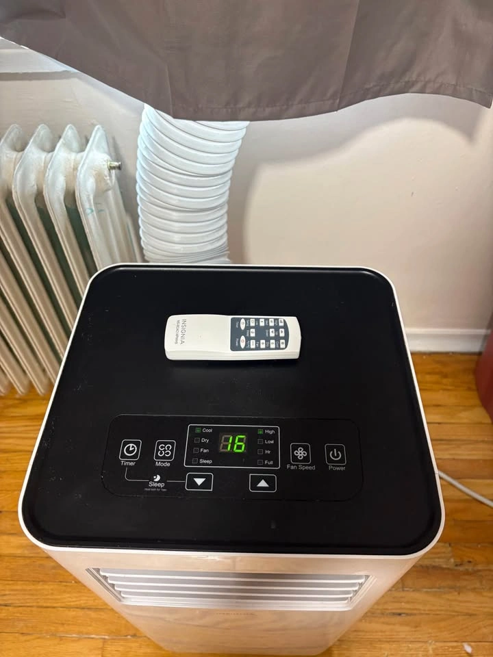 Insignia Portable Air Conditioner - photo 2