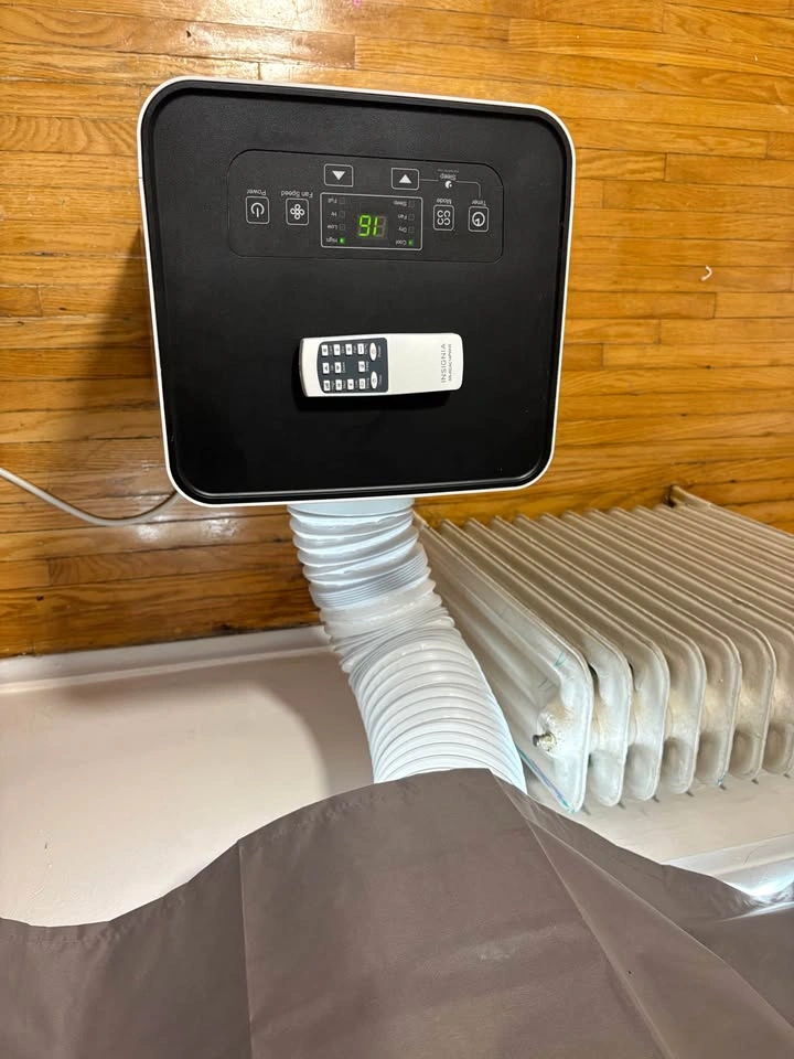 Insignia Portable Air Conditioner - photo 3