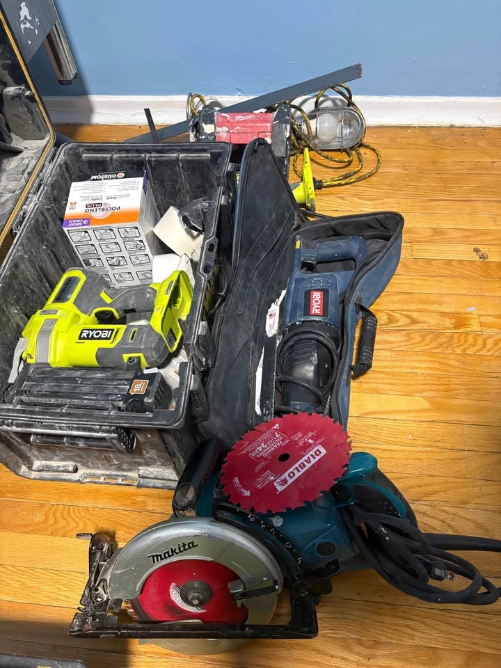 Ryobi, Makita, Milwaukee, and DeWalt Power Tool Lot - photo 3