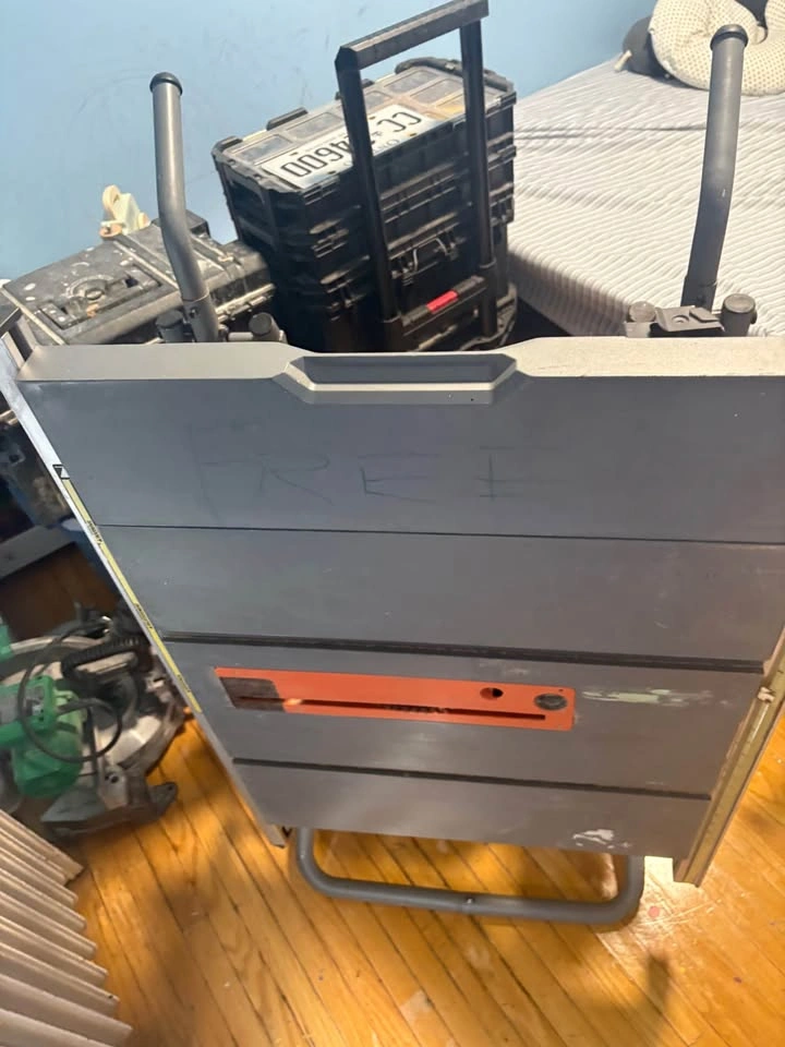 Rigid table saw with stand - photo 4