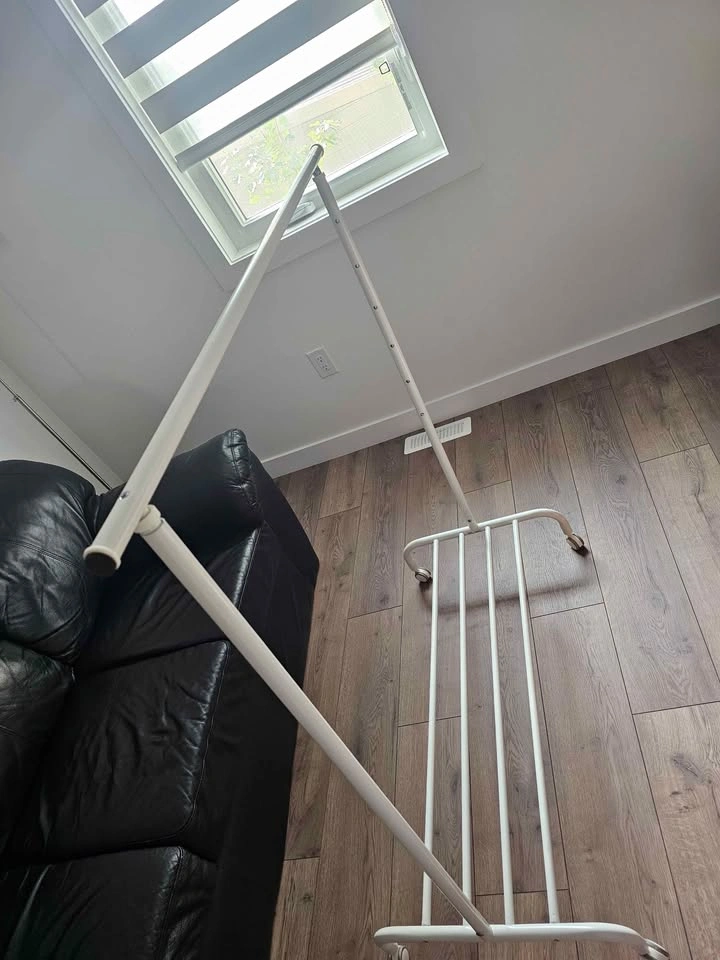 White Metal clothing Rack - photo 3