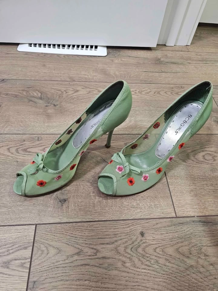 BCBGIRLS Sage Green Floral Embroidered Peep-Toe Stiletto Heels - photo 5
