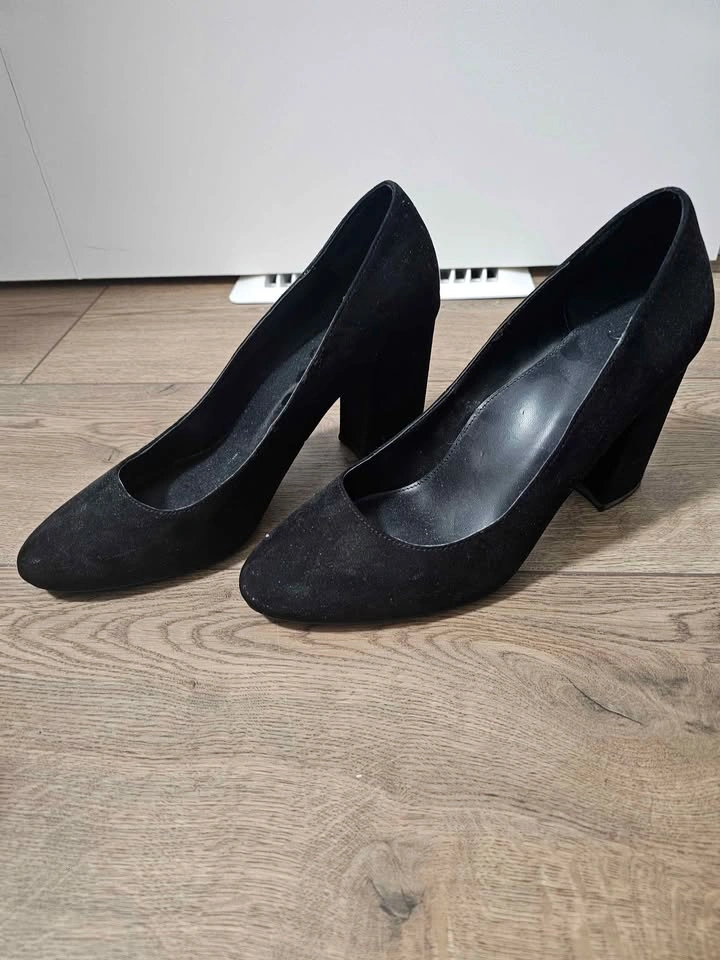 JF Black Suede Block Heel Pumps - photo 4