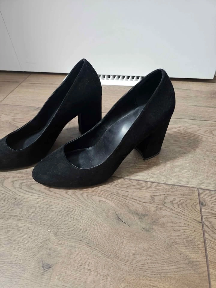 JF Black Suede Block Heel Pumps - photo 5