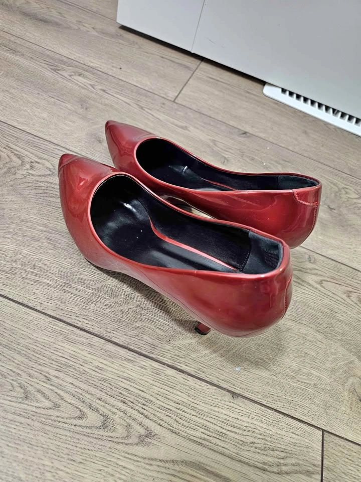 b blass Red Patent Pointed Toe Heels Size 9.5
