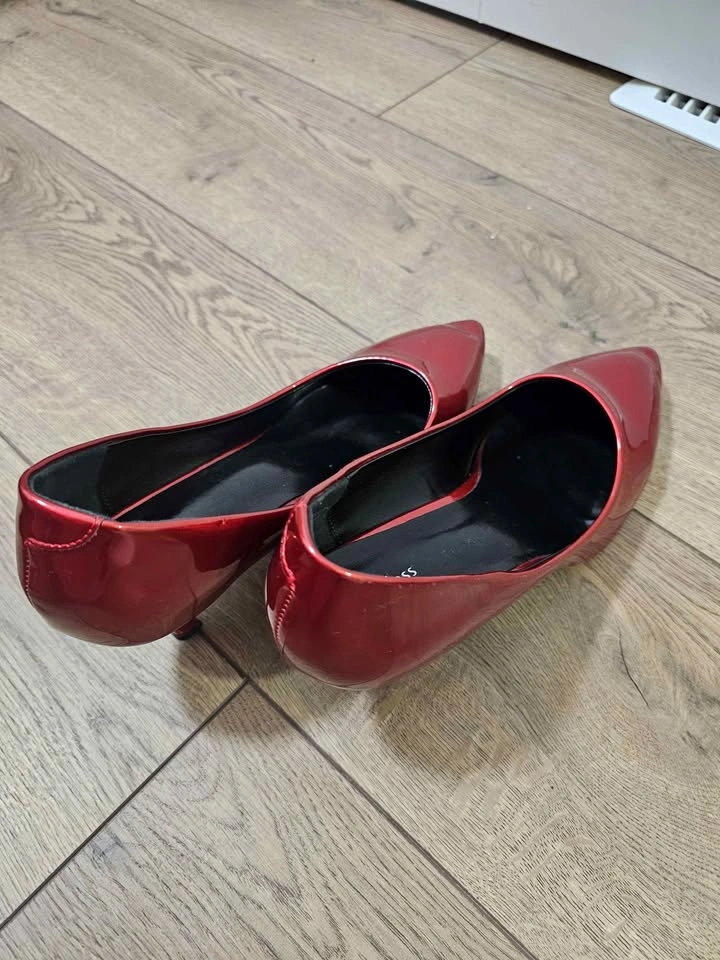 b blass Red Patent Pointed Toe Heels Size 9.5 - photo 2
