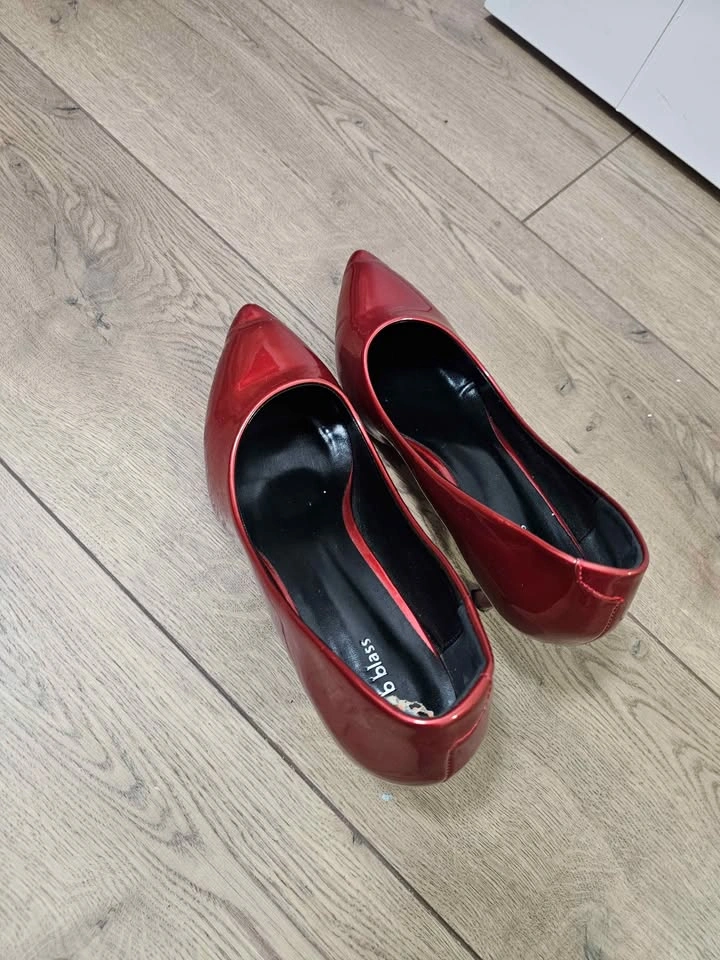 b blass Red Patent Pointed Toe Heels Size 9.5 - photo 4