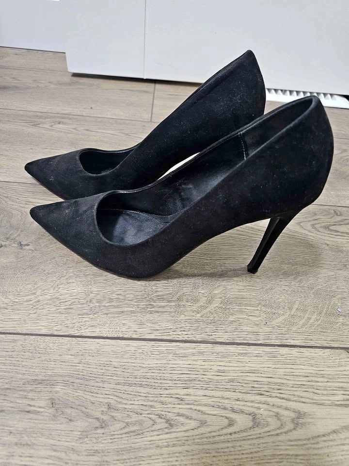 Shoedazzle Black Pointed-Toe Pumps