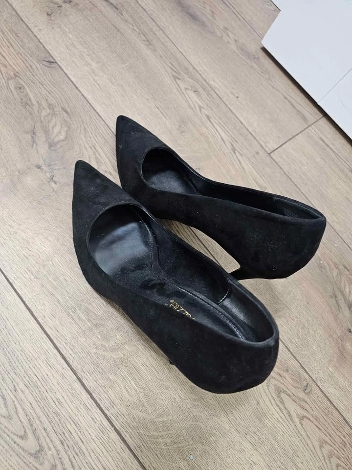 Shoedazzle Black Pointed-Toe Pumps - photo 4