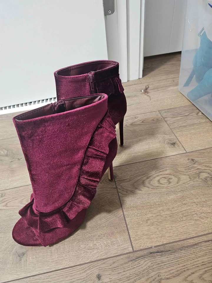 Burgundy Velvet Ruffle Open-Toe Stiletto Ankle Boots - photo 2
