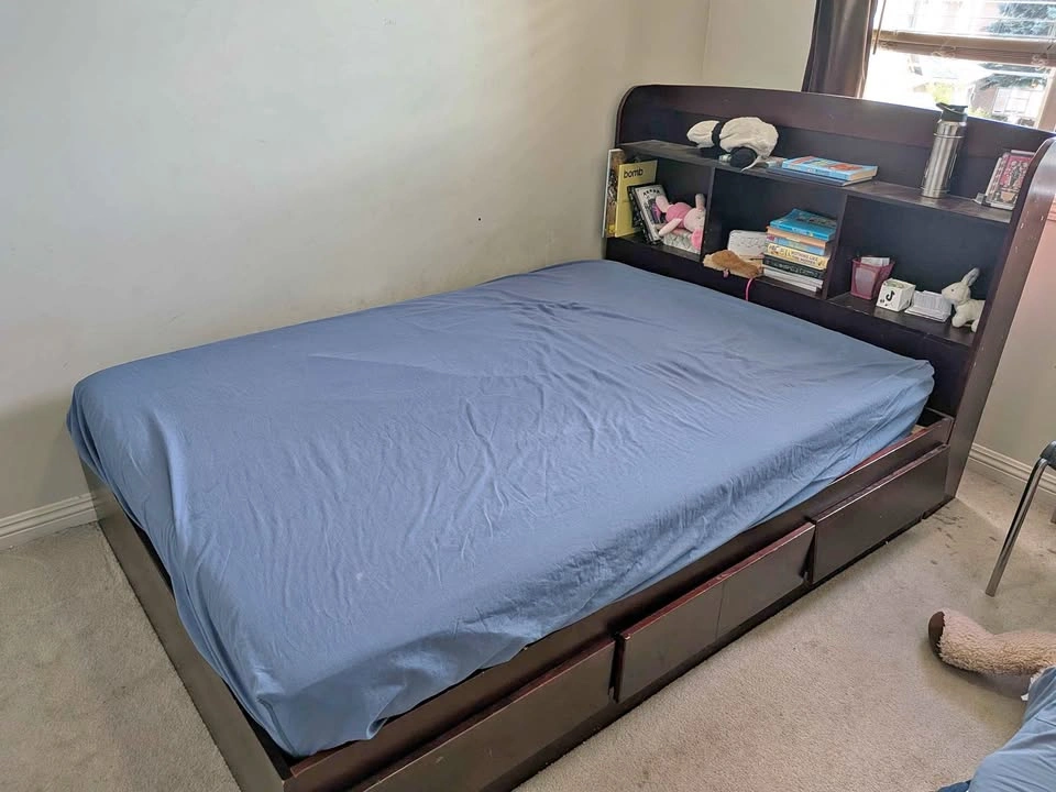 Full Size Storage Bed with Bookcase Headboard