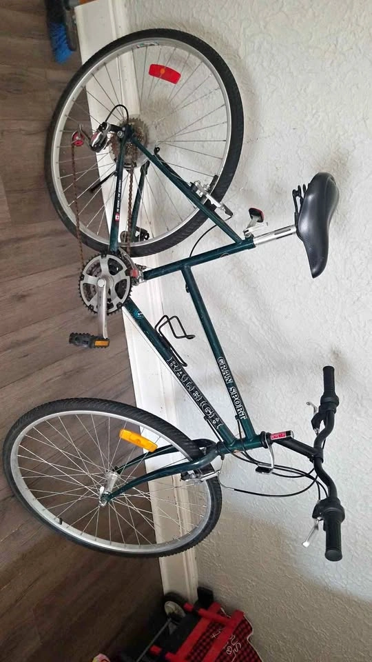 21-Speed Raleigh Gran Sport Hybrid / Commuter Bike
