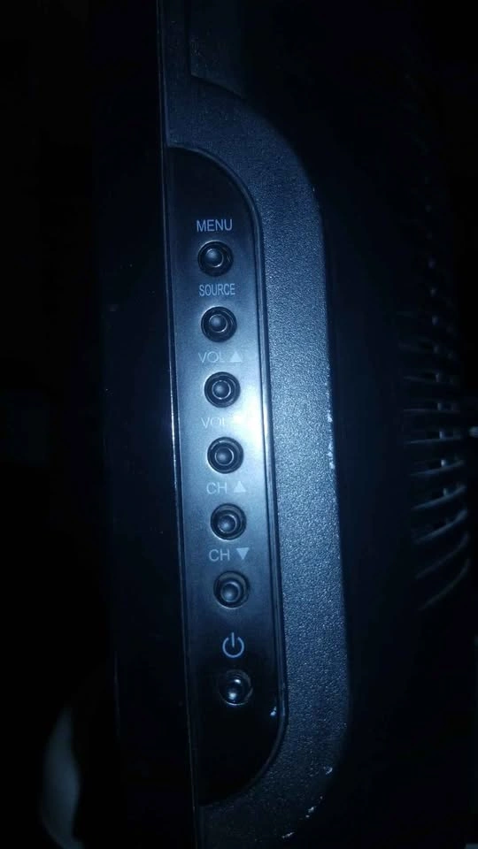 Hisense LCD TV LCD32W57KCA - photo 3