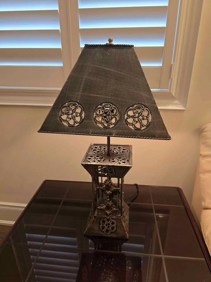 2 feet high Antique look table Lamps - photo 4