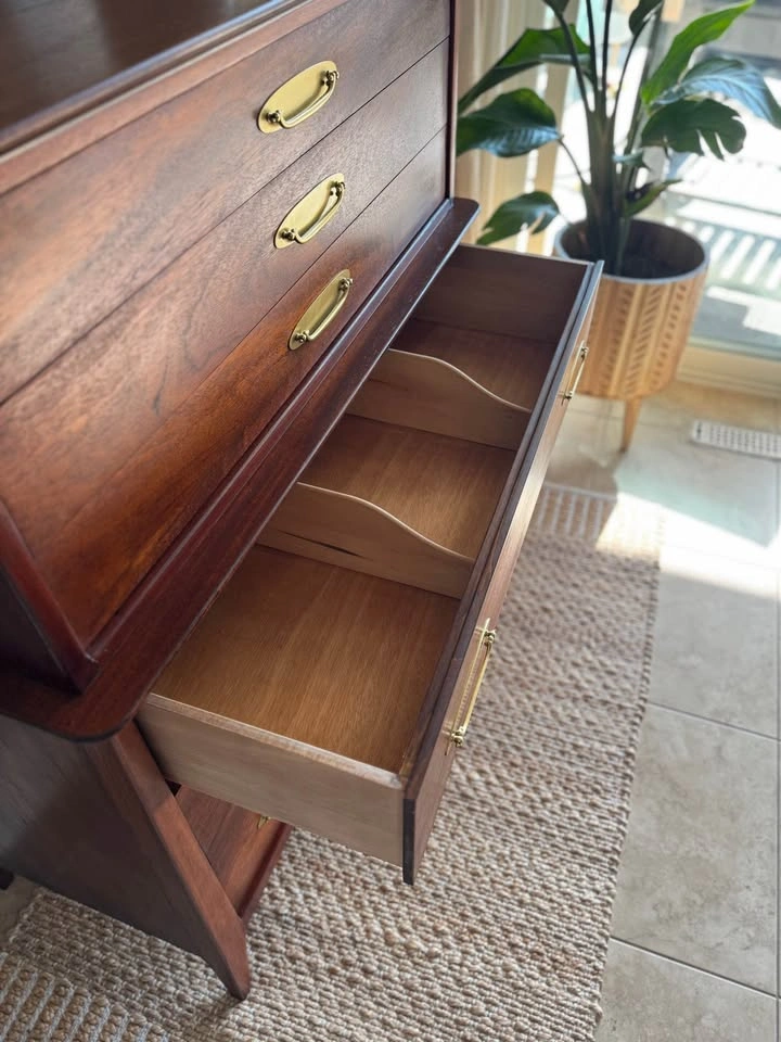 Fully Restored Gibbard Mahogany MCM Dresser - photo 4