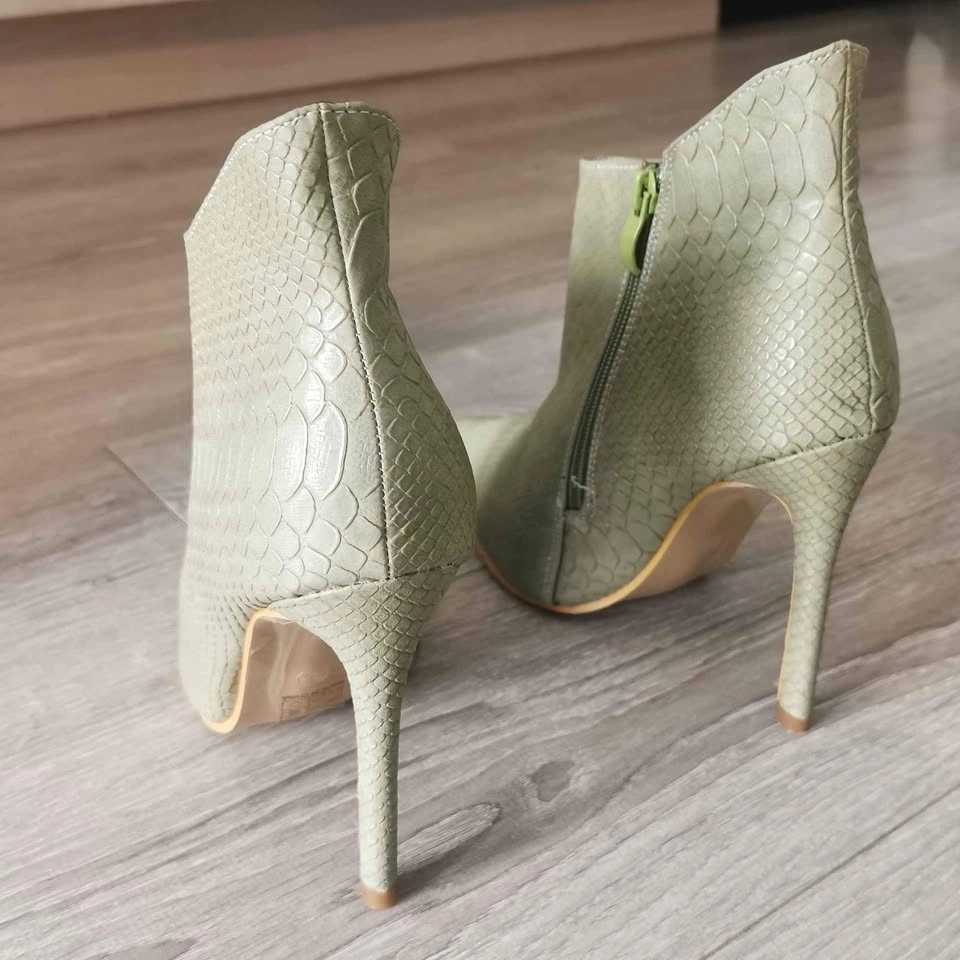 Brand New High Heels Ankle Boots - size 7.5 - photo 4