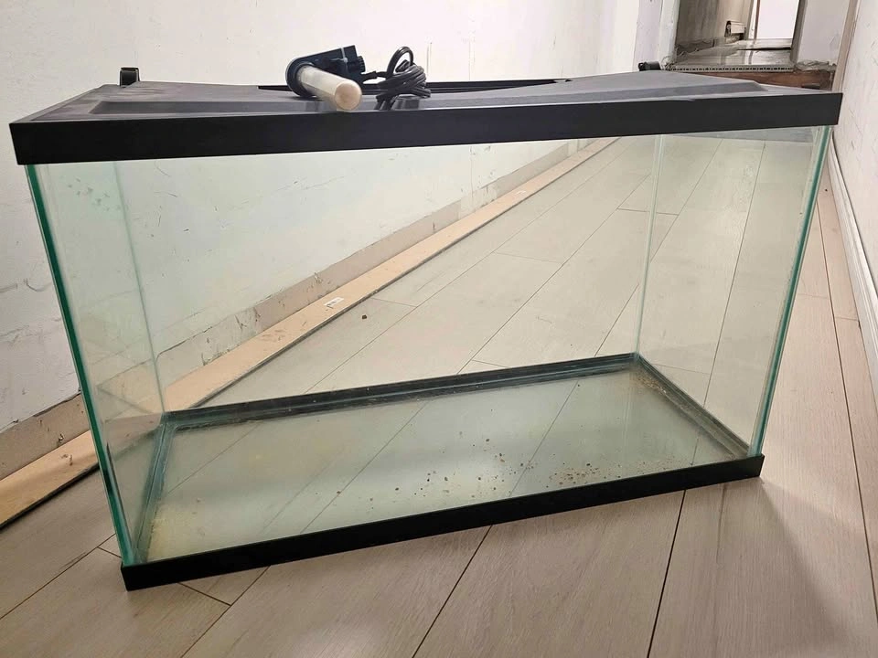 23 Gallon Glass Aquarium Tank with Lid and Heater