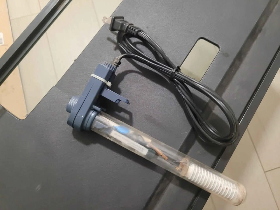 23 Gallon Glass Aquarium Tank with Lid and Heater - photo 2