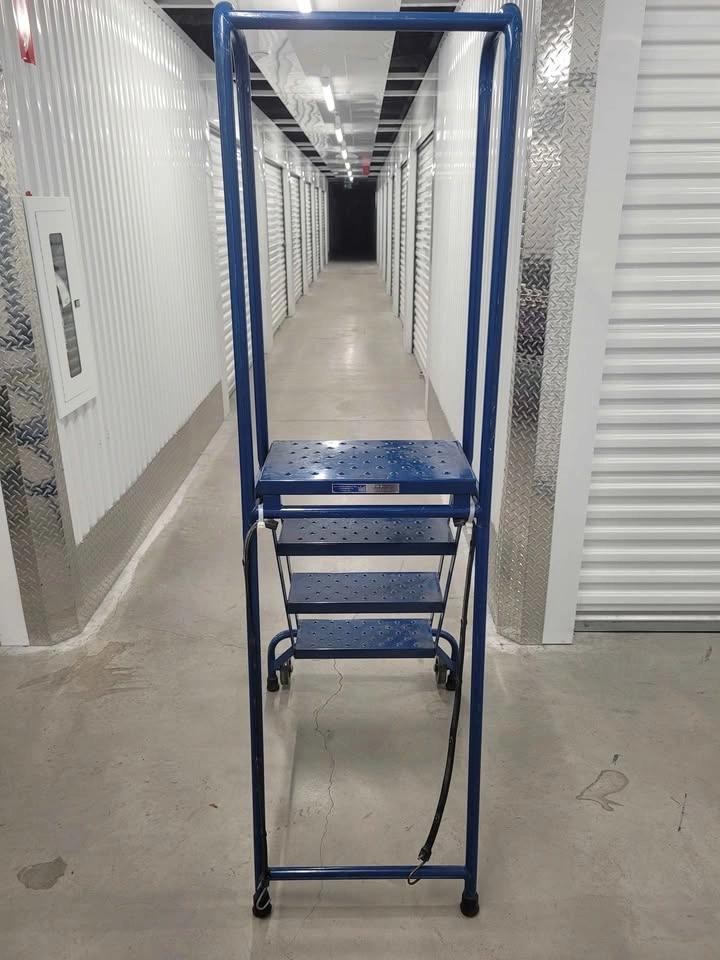 4-Step Blue Rolling Safety Ladder - photo 3