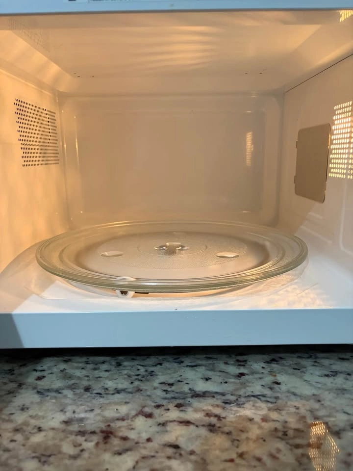 Hamilton Beach microwave - photo 3