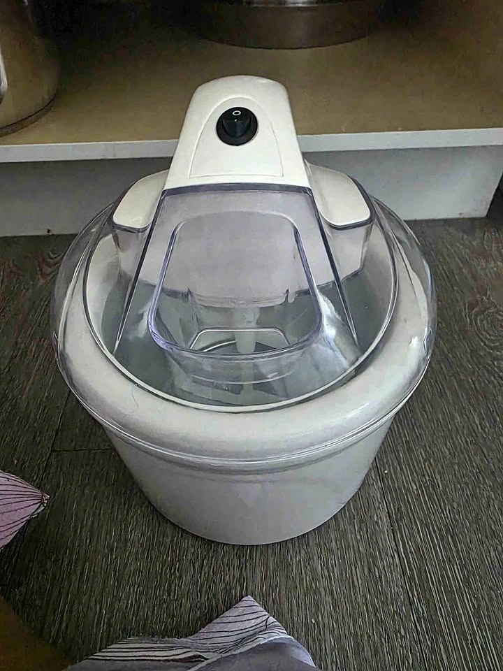 Ice cream maker