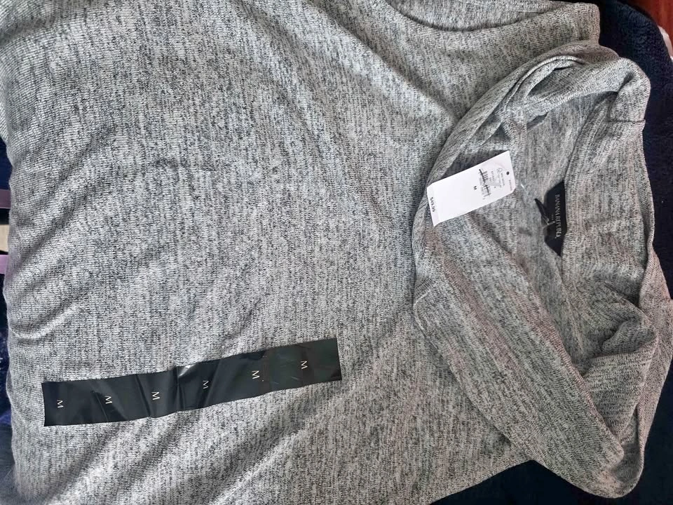 Women's top/ cardigan $10-$15