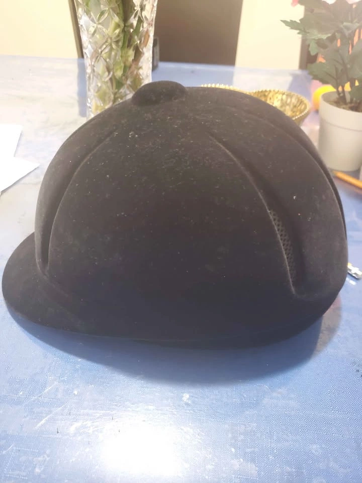 Black velvet riding helmet - photo 2