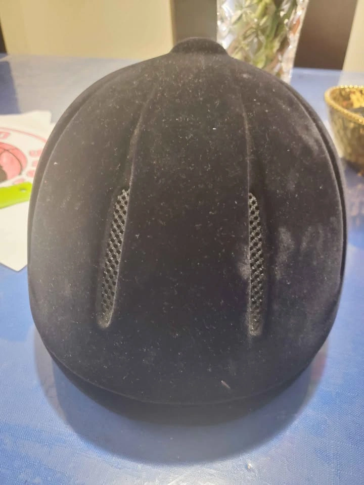 Black velvet riding helmet - photo 3