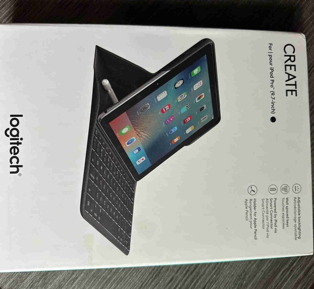 iPad Pro 9.7 Logitech Keyboard Case