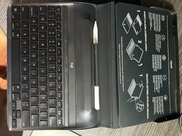 iPad Pro 9.7 Logitech Keyboard Case - photo 2