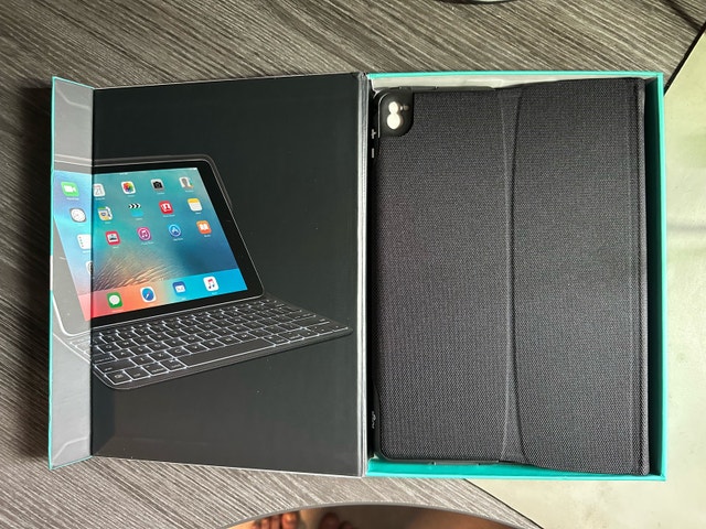 iPad Pro 9.7 Logitech Keyboard Case - photo 3